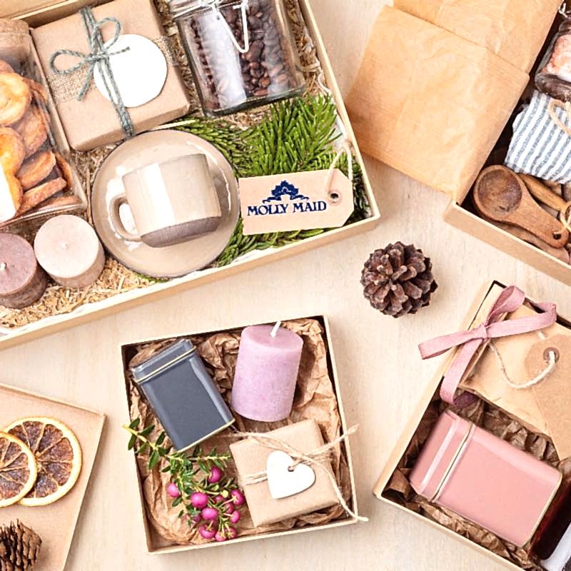 How to Keep Your Holiday Gift Wrapping Tidy